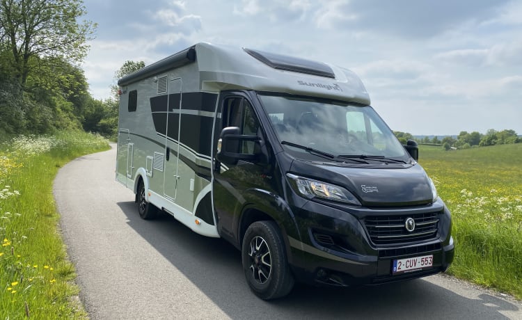 Sunlight camper adventure – Sunlight semi-intégré 4p à partir de 2021