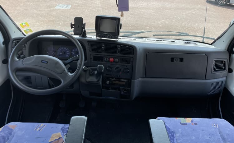 6p Knaus integrated from 2002