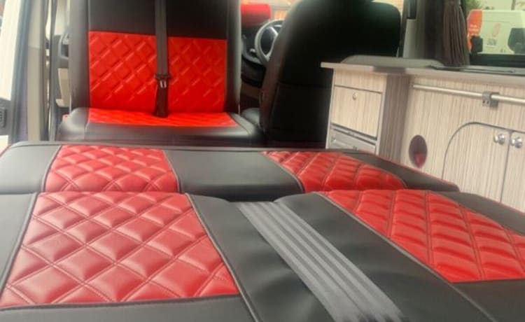 Volkswagen Transporter Campervan 4 couchages