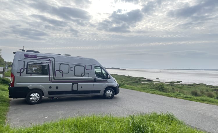 Abbey – Luxuriöses Wohnmobil mit 2 Schlafplätzen