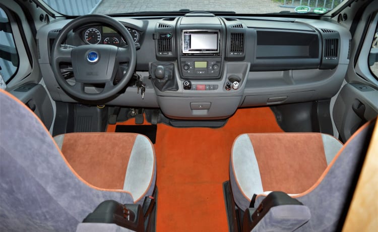 Schöner kompletter und sehr ordentlicher 4-Personen-Camper (Fiat Ducato Bürstner)