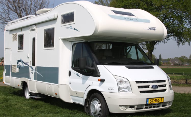 Superbrig 689TC – Fantastische familie camper 7 persoons stapelbedden Superbrig 689 TC