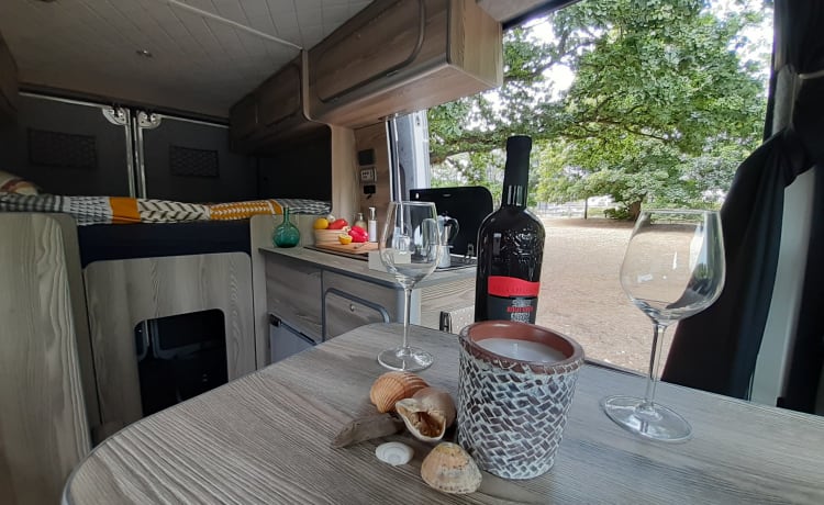 Wanda – Insurance inclusive 2021 2 berth Citroën Relay L2H2 fully off grid