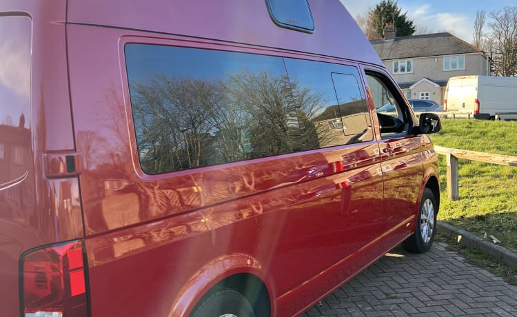 Dolly Daze – Volkswagen Campervan mit 2 Schlafplätzen ab 2021