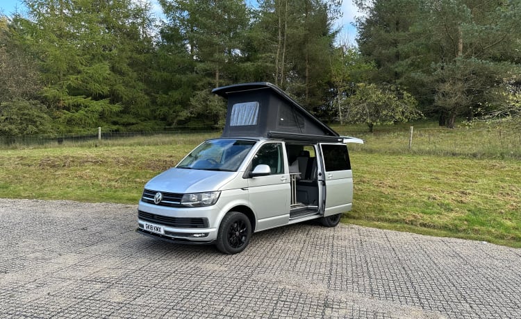 4 berth Volkswagen campervan aircon and parking heater