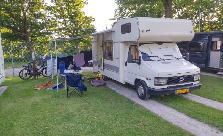 Camping-car nostalgique avec assurance