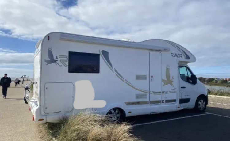 Eddy – 4 berth Renault - based in Lancashire