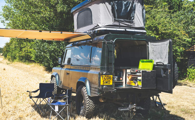 Double-D – Defender 4x4 Camper mit 2 Schlafplätzen