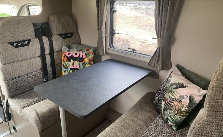 6 berth Fiat alcove from 2020