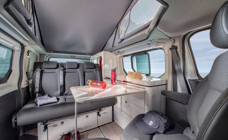 Adria 3 – Nieuwe Adria campervan voor 4