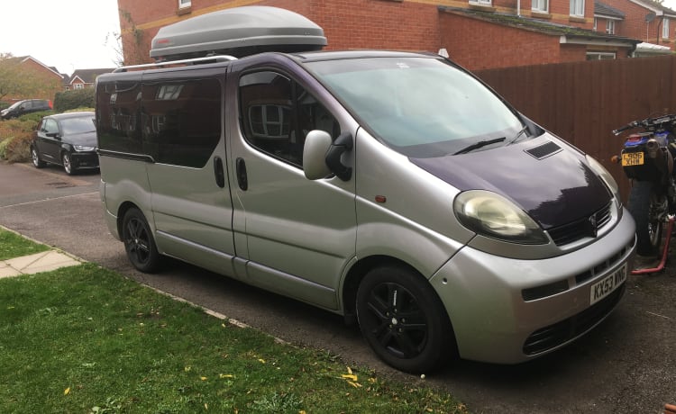 X-wing – Vauxhall Vivaro kampeerauto