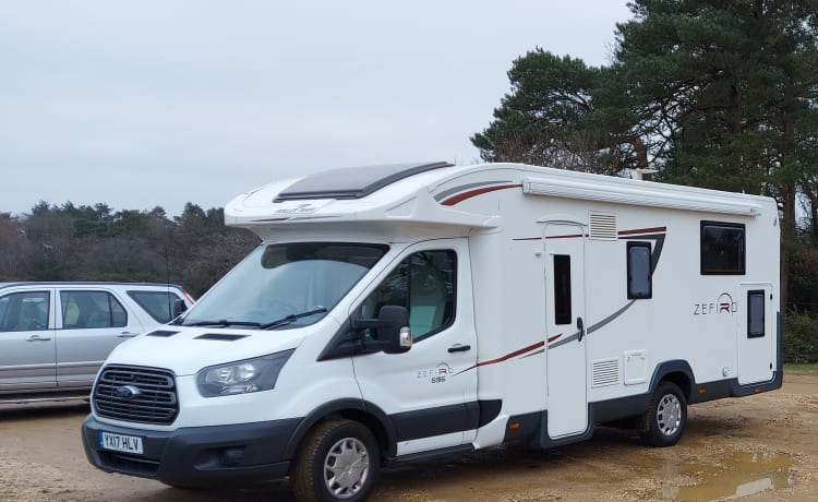 South Coast Explorer – 4 berth Roller Team Coachbuilt from 2017