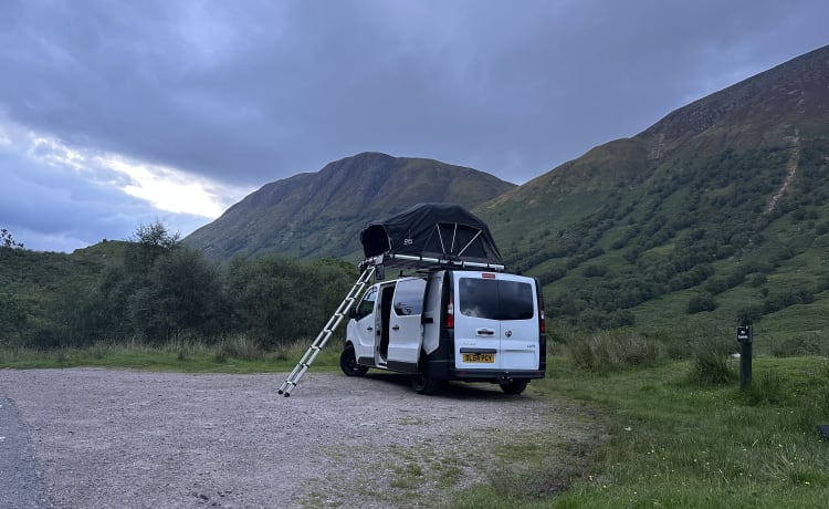 The Wee Hoose – Vauxhall Vivaro LWB-Wohnmobil mit 4 Schlafplätzen