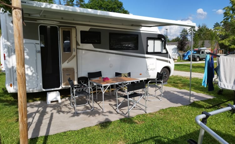 Camping-car familial luxueux avec une grande sensation d'espace et un grand confort de voyage