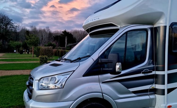 Autotrail F74 2023 – Luxe camper met 4 slaapplaatsen