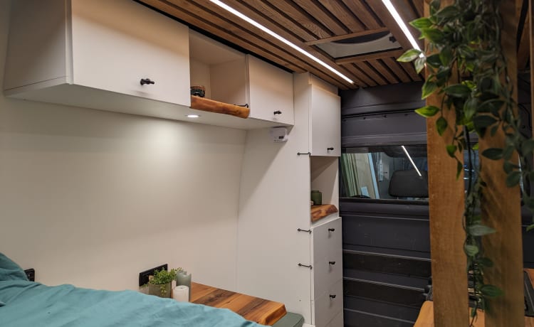 Muriël – Off-grid campervan met alle luxe