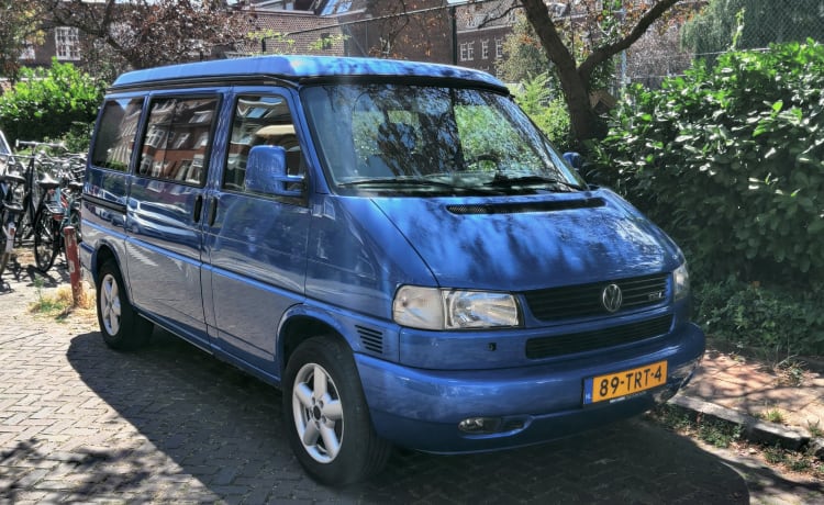 2p Volkswagen California uit 2000