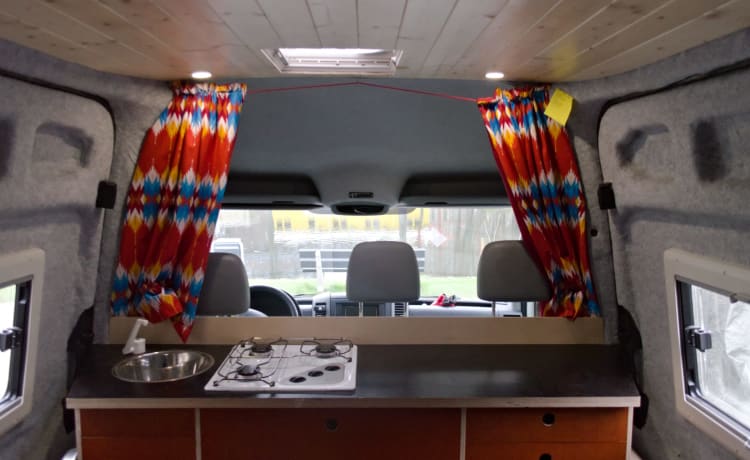 Unterwegs mit unserem geräumigen 2-6p Camper Van (umgebauter VW Crafter)