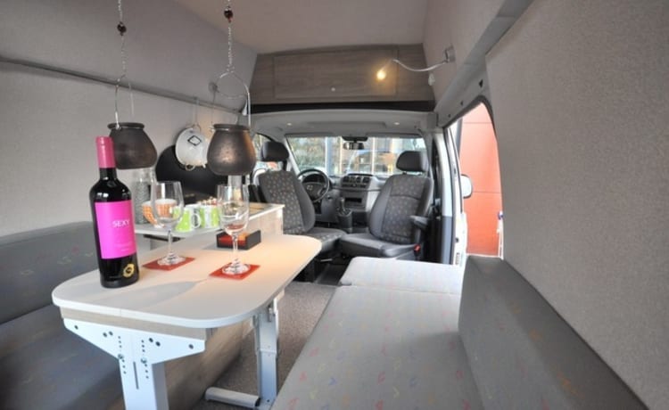 Type 3c – Camping-car unique Mercedes Vito Bus