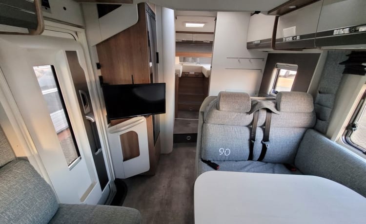 Go explore, luxe camper (2022) vol opties en complete inventaris