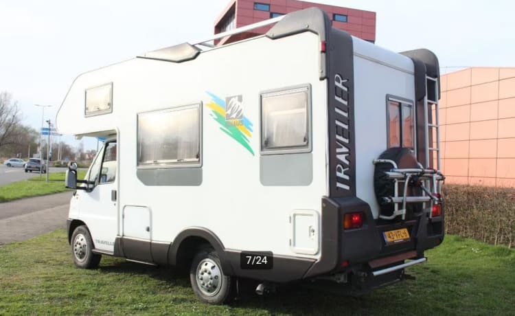 Schlankes KNAUS Traveller 4p, 5,5 m und doppelte Klimaanlage!