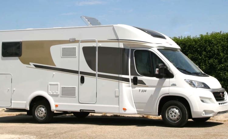 Carado T334 – Discover SPAIN with the camper! Rent a Carado MODEL 2021 now