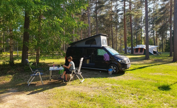 Black pearl – Volkswagen Transporter Camper automatico 