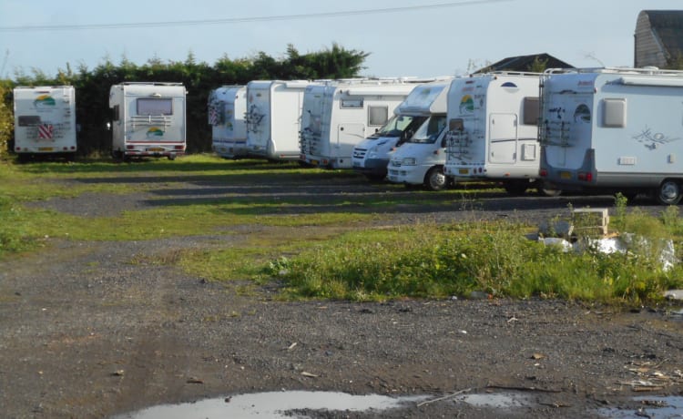 EASY 9 MOTORHOME HIRE JUST TURN UP AND GO