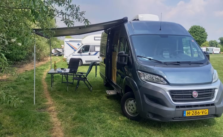 2p Fiat Ducato camperbus uit 2016 met airco en e bike drager