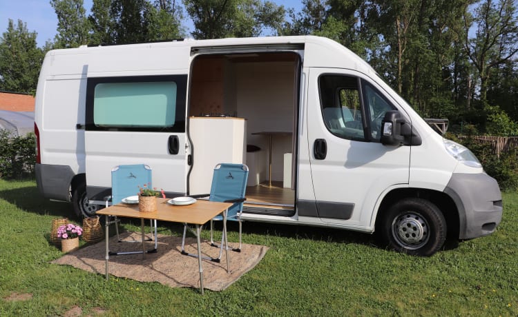 Odette – Odette De Campervan - van for 2 people