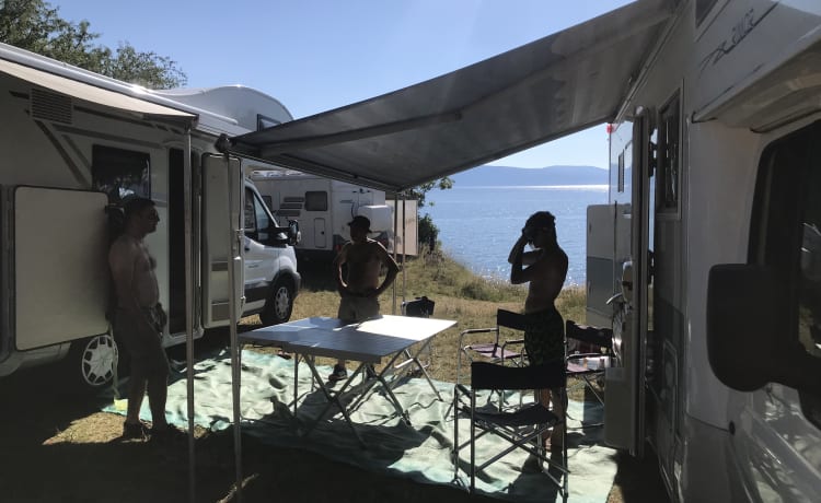 CAMPER MANSARDATO IDEALE PER FAMIGLIE