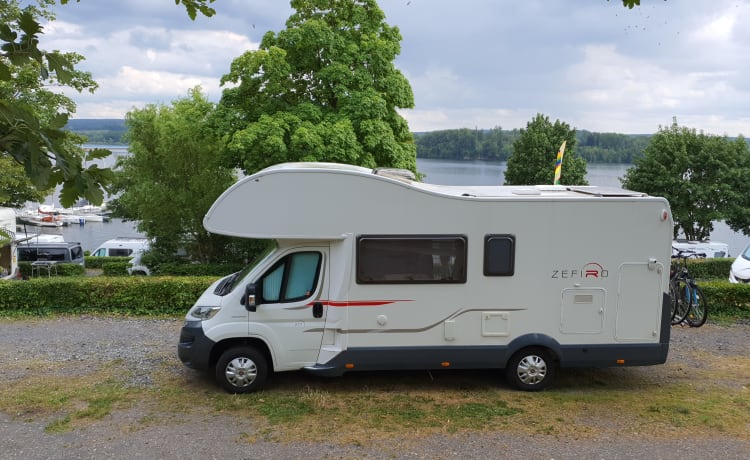  RUIME Roller Team Alkoof Camper