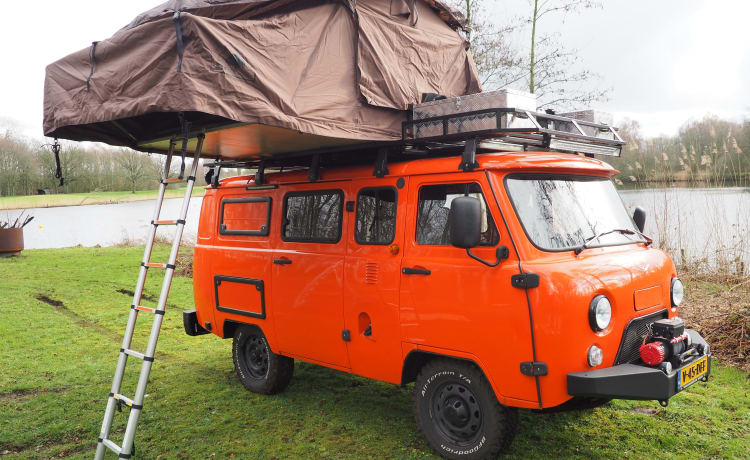 Willempie  – Stoere, opvallende 4x4  Bukhanka Expedition 