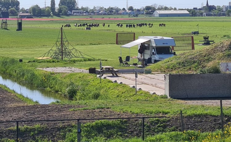 Joli camping-car familial, avec lits superposés, alcôve Fiat Ducato 230 de 1999