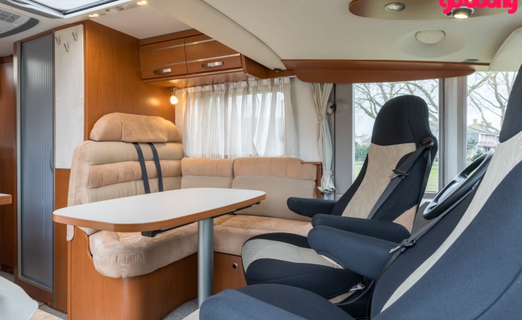 Liedje – Zeer LUXE Hymer Exsis-i met 2x AIRCO