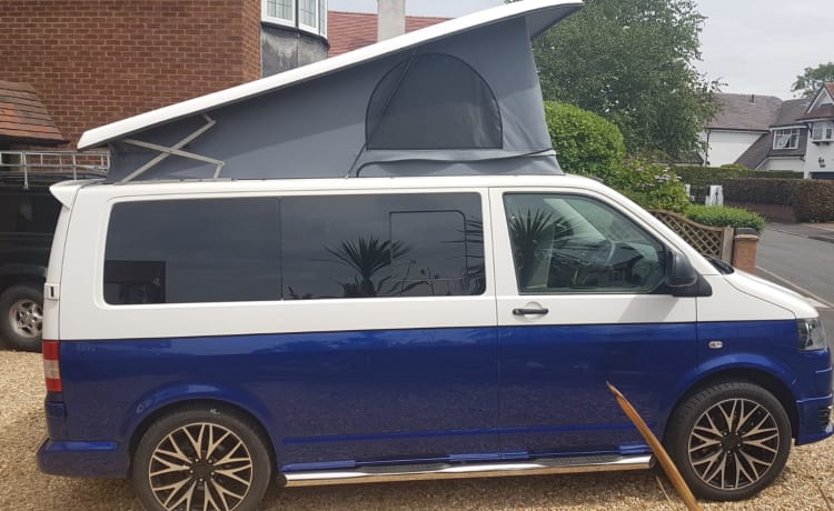 Colin – 4 berth Volkswagen campervan from 2014