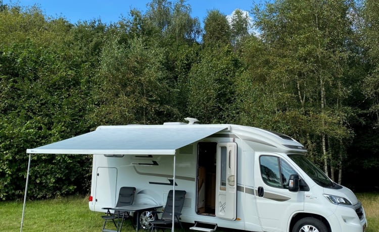 Zeer luxe en complete Hymer camper, neusje van de zalm