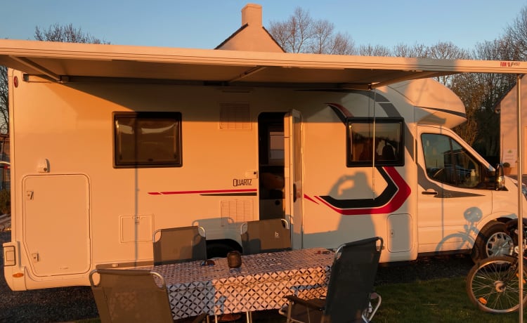 Droom op wielen! – Luxury family camper with very large living space