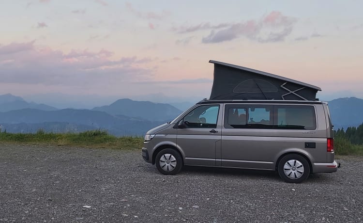 Hotel California – 4p Volkswagen bus uit 2022