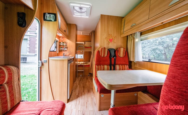  Chausson Flash 03 – Comfortable family camper with bunk beds