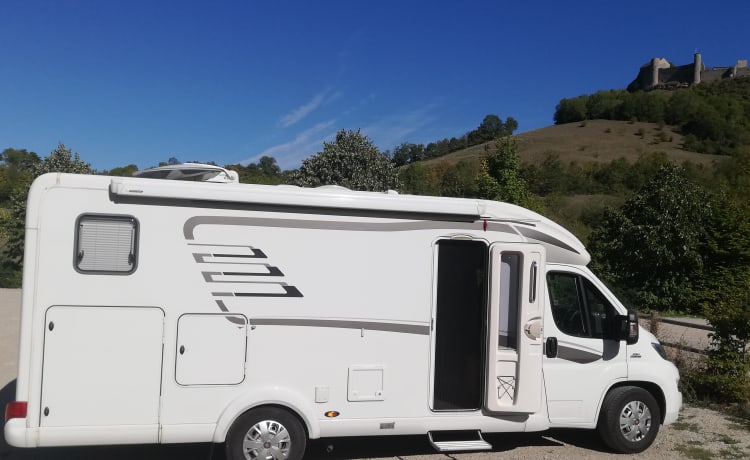 2p Hymer cl 588 semi-intégré de 2014