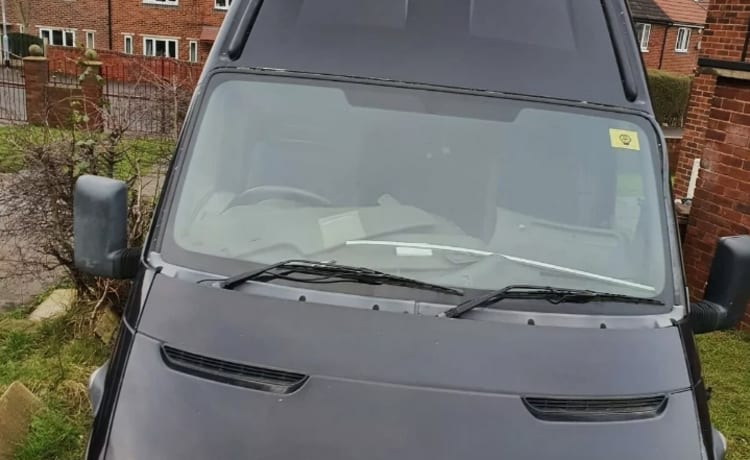 JIMMY – 2 berth Iveco Daily LWB camper conversion