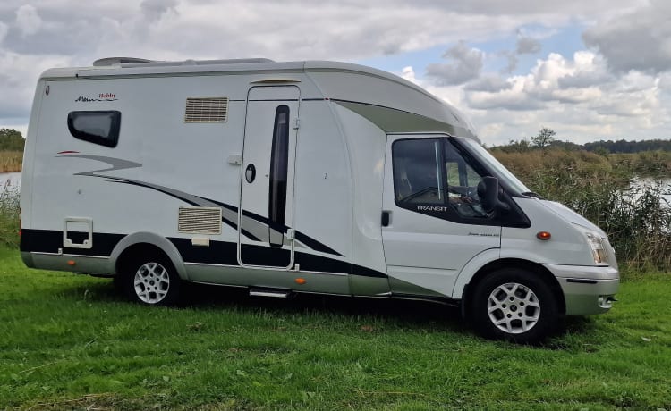 compacte luxe hobby camper met dakairco!