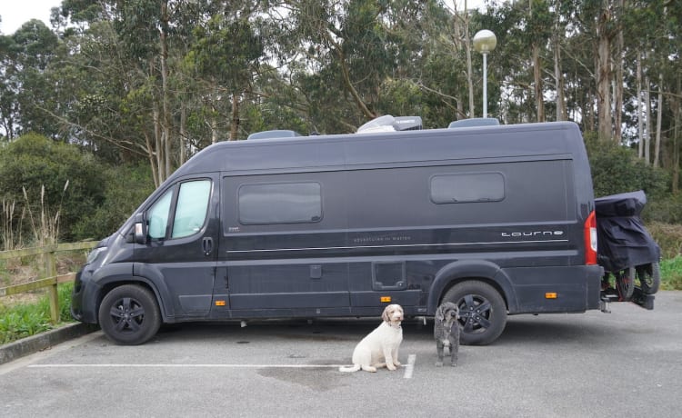 Tourne 6.4 – Camping-car Bus neuf à louer Peugeot Boxer