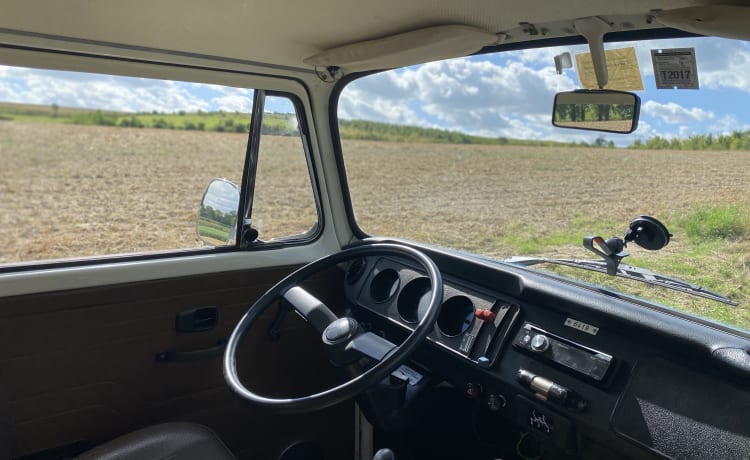 Fantastic Volkswagen T2 Westfalia camper