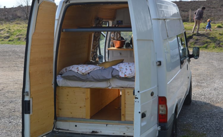 Iris – Skurriler Campervan für Paare, Familien oder alle anderen