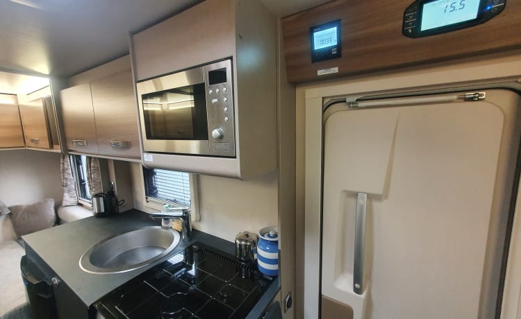 Taylor – 2021 Camper per famiglie con 6 cinture di sicurezza sulla costa dello Yorkshire orientale