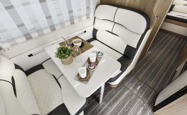 LUX 6 berth & 5 seatbelts – WiFi ✅, TV's ✅, Huisdieren ✅, Luifel, ✅ Fietsen ✅ EU ✅