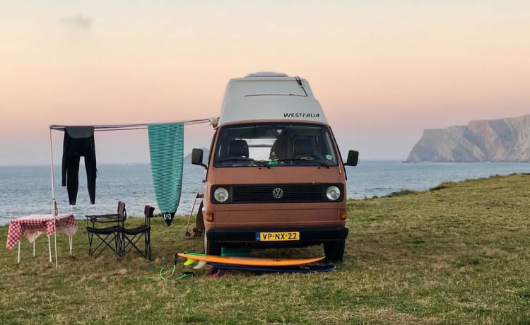 Mooie Volkswagen T3 Joker camper met hoogdak