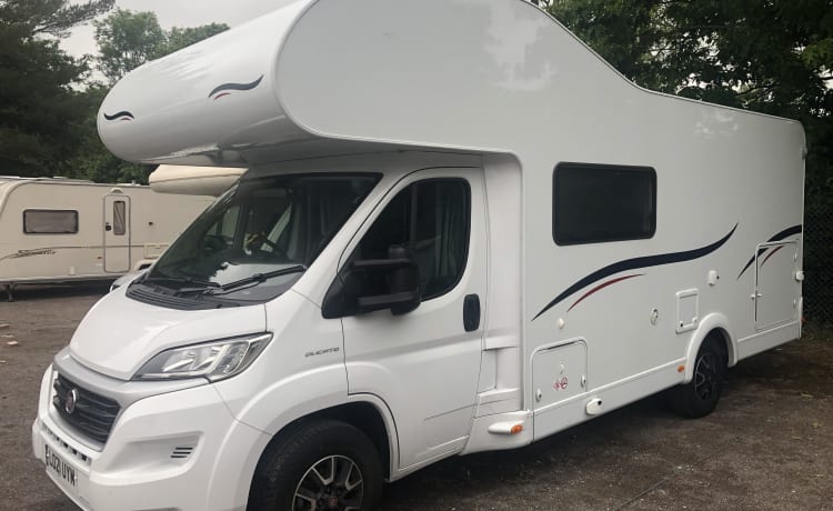 5 berth Etrusco Overcab from 2021